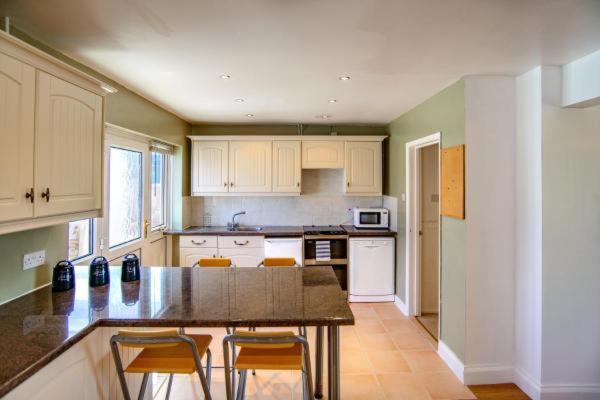 Carys Serviced Accommodation Swansea Zewnętrze zdjęcie